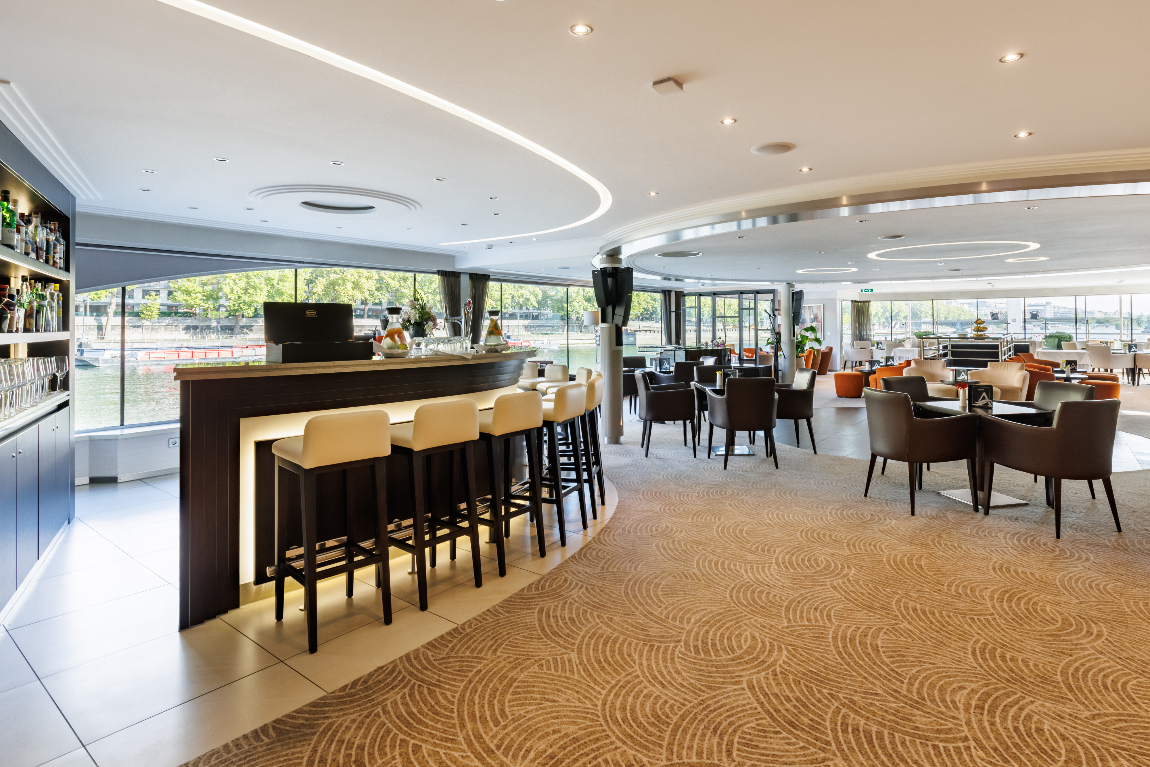Avalon Tapestry II - Panorama Lounge